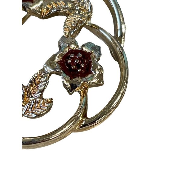 Sarah Coventry Gold Tone Floral Brooch Pin Red Enamel Accents Textured Leaves - Picture 4 of 6